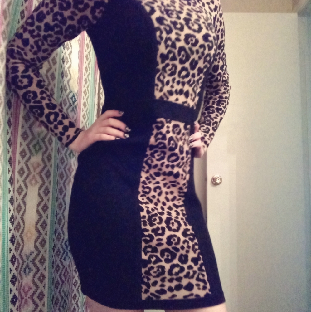 Dress - Picture 5 of 6
